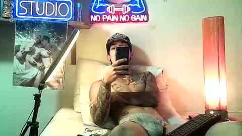 yeisoncastellanos1999 online show from November 2025 09:55:02 AM