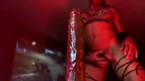 Snapshot of yelladaniella chatting on September 2025 01:05:01 PM Ella Ts online show from September 2025 01:05:01 PM