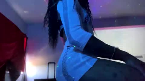 Snapshot of yelladaniella chatting on October 2025 02:59:02 PM Ella Ts online show from October 2025 02:59:02 PM