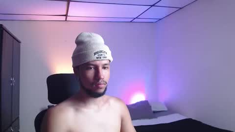 Snapshot of yerfon_s1 chatting on November 2025 10:09:01 PM Yeff ind. model online show from November 2025 10:09:01 PM