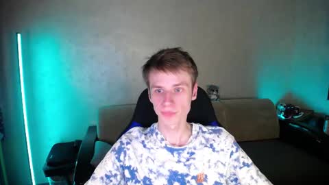 Snapshot of yes_cute_boy_ chatting on June 2026 02:01:02 PM Eden online show from June 2026 02:01:02 PM