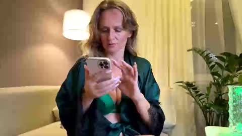 Zlata online show from September 2025 06:41:02 PM