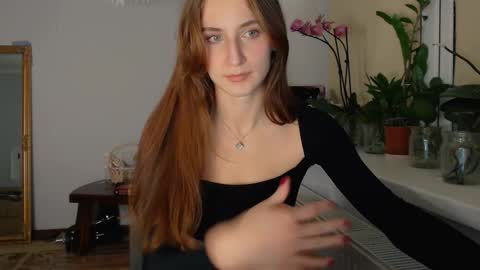 Snapshot of yes_to_heaven chatting on November 2025 09:41:02 PM Zoe online show from November 2025 09:41:02 PM