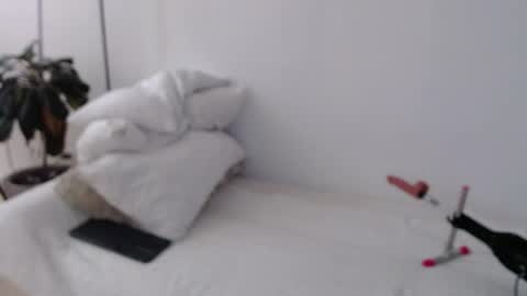 yesikacosta online show from April 2026 07:19:01 PM