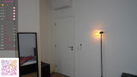 Snapshot of yess_kiki chatting on November 2025 03:55:02 PM Kiki online show from November 2025 03:55:02 PM