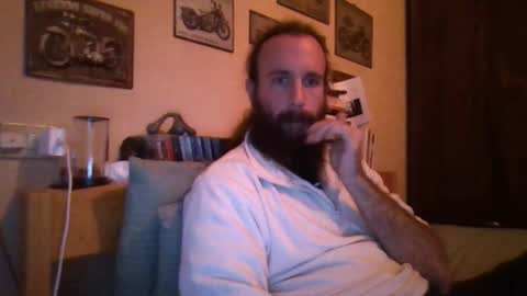 yeti_92 online show from October 2025 04:30:01 PM