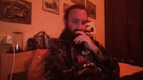 yeti_92 online show from November 2025 05:34:01 PM