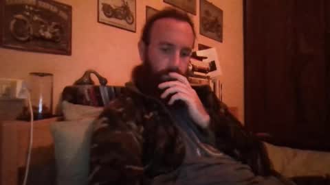 yeti_92 online show from December 2025 05:40:02 PM