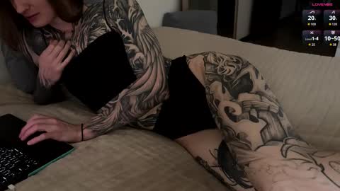 yexes online show from September 2025 07:53:01 AM