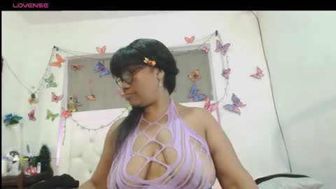 Snapshot of yhazan_blake88 chatting on November 2025 03:49:02 AM Yhazan Blake online show from November 2025 03:49:02 AM