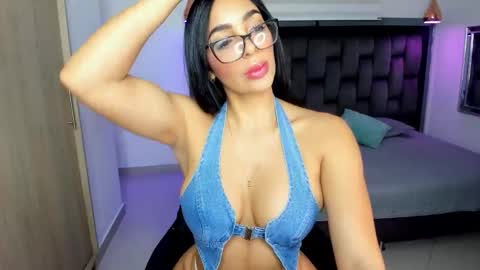 Snapshot of yikaalves chatting on December 2025 05:09:01 PM Yika Alves online show from December 2025 05:09:01 PM