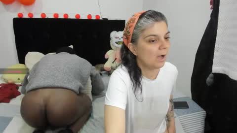 yinyyanghot online show from October 2025 10:12:01 PM