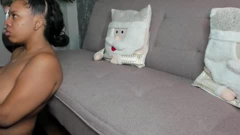 Snapshot of yiseth_02 chatting on December 2025 11:30:02 AM roxie reyes online show from December 2025 11:30:02 AM