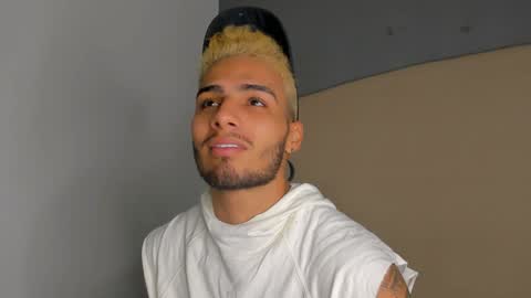 Yoi Olimpo online show from December 2024 12:06:01 PM