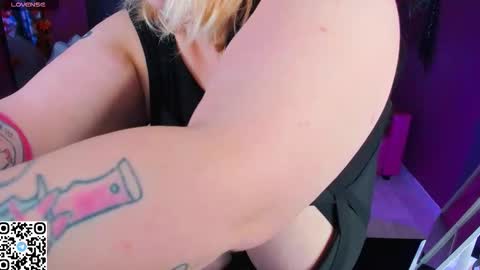 Snapshot of yoki_shizuko chatting on October 2025 06:34:01 AM Yoki online show from October 2025 06:34:01 AM