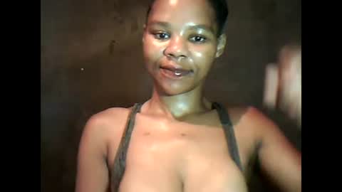 Snapshot of yoncexx25 chatting on December 2024 05:06:01 AM amazingkellyxx online show from December 2024 05:06:01 AM