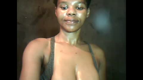 Snapshot of yoncexx25 chatting on January 2025 10:52:02 AM amazingkellyxx online show from January 2025 10:52:02 AM