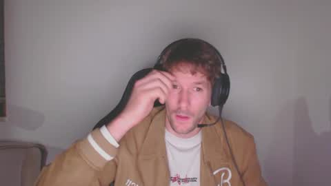 Snapshot of yone23 chatting on December 2024 10:52:02 PM yone23 online show from December 2024 10:52:02 PM