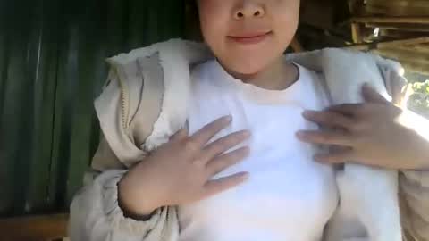 Snapshot of yongmi_ chatting on November 2025 02:00:02 AM yongmi_ online show from November 2025 02:00:02 AM