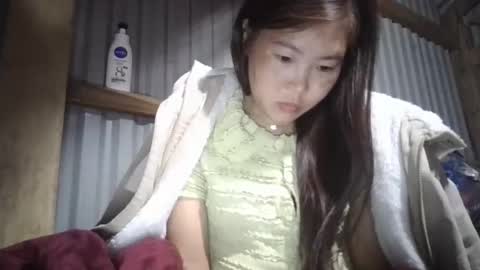 Snapshot of yongmi_ chatting on November 2025 06:18:01 PM yongmi_ online show from November 2025 06:18:01 PM