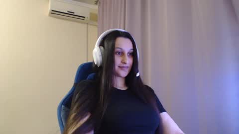 Sophie online show from April 2026 04:45:02 PM