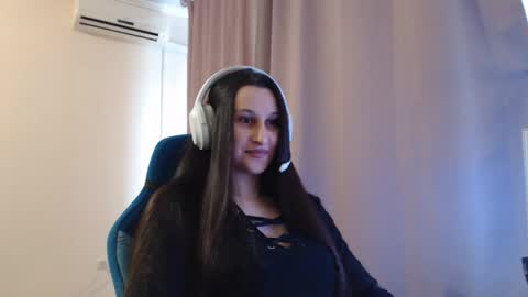 Sophie online show from April 2026 02:08:02 PM