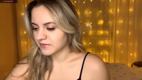 Hey Guys My name is Vivienne online show from January 2026 12:26:01 AM