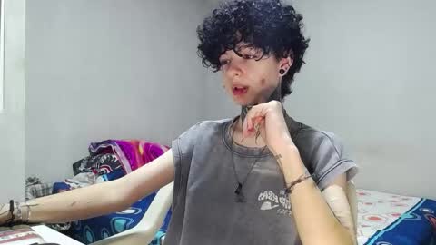 Little Mike Independent model online show from November 2025 12:00:02 AM