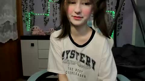 yoonhee_ki online show from March 2026 11:29:02 AM