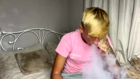 Snapshot of yorkshirelad208 chatting on November 2025 09:25:02 PM Harrison online show from November 2025 09:25:02 PM