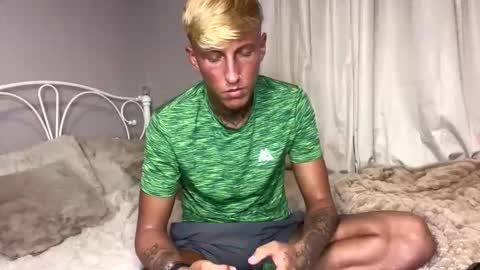 Snapshot of yorkshirelad208 chatting on November 2025 07:13:01 PM Harrison online show from November 2025 07:13:01 PM