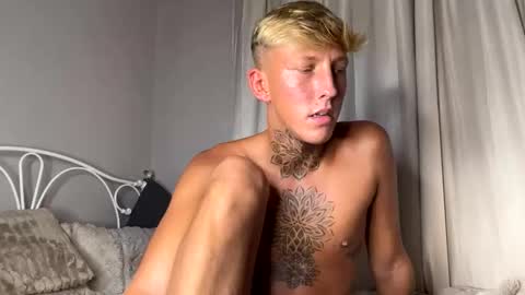 Snapshot of yorkshirelad208 chatting on December 2025 07:29:02 PM Harrison online show from December 2025 07:29:02 PM