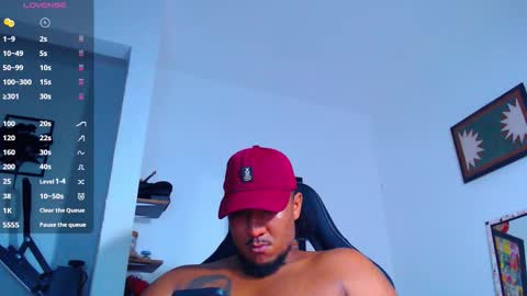 Snapshot of yosoy_enzo2020 chatting on November 2025 04:14:01 AM Enzo online show from November 2025 04:14:01 AM