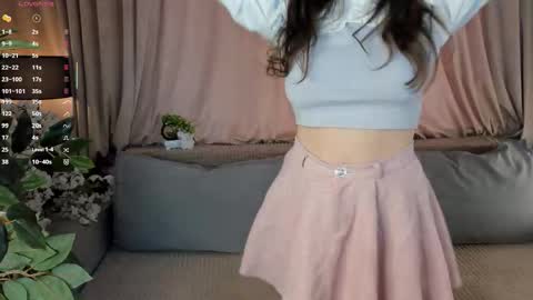 Snapshot of you_fell_in_love chatting on November 2025 08:17:02 AM Elizabeth brunette -- Darline blonde online show from November 2025 08:17:02 AM