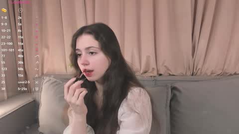 Snapshot of you_fell_in_love chatting on November 2025 09:15:02 AM Elizabeth brunette -- Darline blonde online show from November 2025 09:15:02 AM