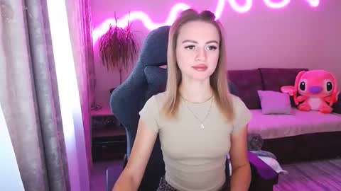 Snapshot of youdreamm chatting on November 2025 07:36:02 AM Bella online show from November 2025 07:36:02 AM