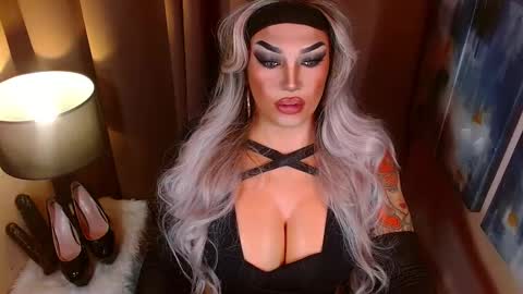 Snapshot of your1truequeen chatting on February 2026 07:23:02 PM QUEEN MADISON online show from February 2026 07:23:02 PM