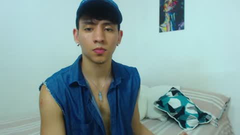 Snapshot of your_boy_hot chatting on June 2026 01:19:02 AM your boy online show from June 2026 01:19:02 AM