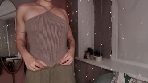 Alex and Kris long hair online show from October 2025 09:14:02 PM