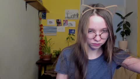 Snapshot of your_leslie chatting on December 2024 07:11:02 PM Leslie online show from December 2024 07:11:02 PM