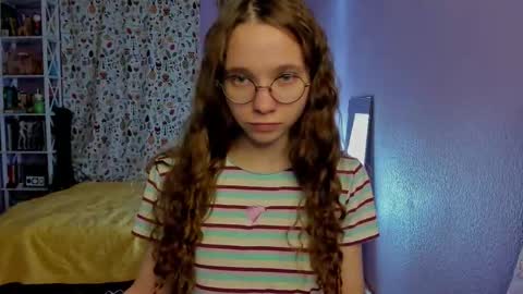 Snapshot of your_leslie chatting on November 2025 10:43:02 PM Leslie online show from November 2025 10:43:02 PM