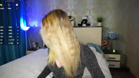 Mary online show from October 2025 08:14:02 PM