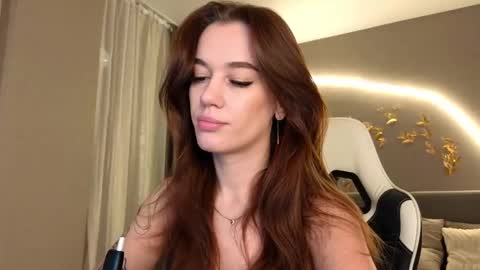 Jessica Loyd online show from October 2025 02:28:01 AM