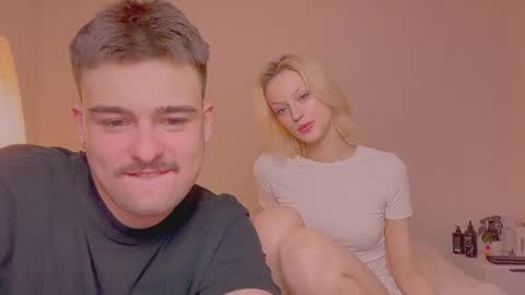 your_molly_mark online show from November 2025 06:41:04 PM