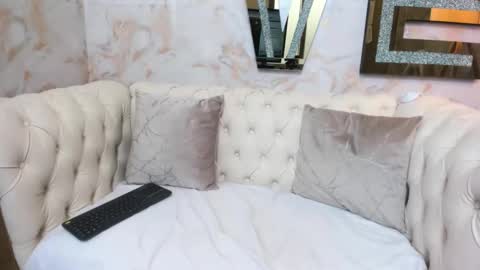 Evelin  online show from November 2025 08:10:01 PM