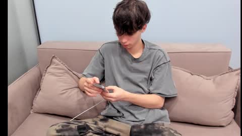 your_shy_guy online show from October 2025 01:20:01 AM