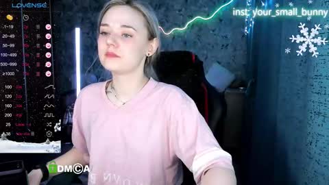 Snapshot of your_small_bunny chatting on January 2026 02:05:02 AM Molly online show from January 2026 02:05:02 AM