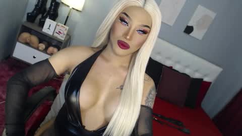 Snapshot of your_truly_goddess143 chatting on November 2025 10:20:02 PM TRICXIEBELLE online show from November 2025 10:20:02 PM