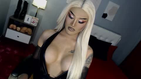 Snapshot of your_truly_goddess143 chatting on December 2025 10:26:01 PM TRICXIEBELLE online show from December 2025 10:26:01 PM