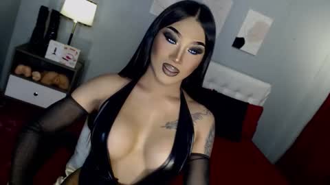 Snapshot of your_truly_goddess143 chatting on December 2025 11:00:02 PM TRICXIEBELLE online show from December 2025 11:00:02 PM